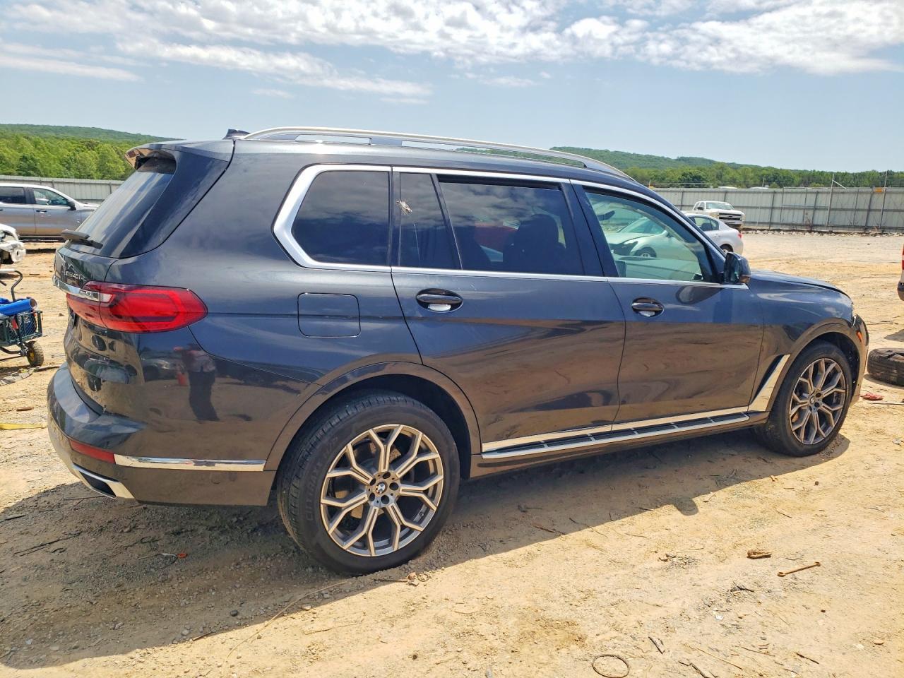 2020 BMW X7 xDrive40I - Фото 3
