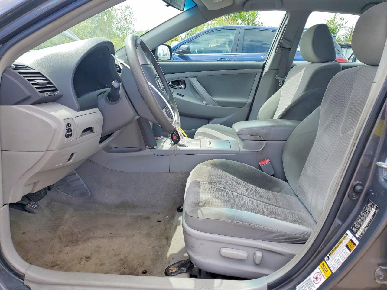 2011 Toyota Camry Le - Фото 7