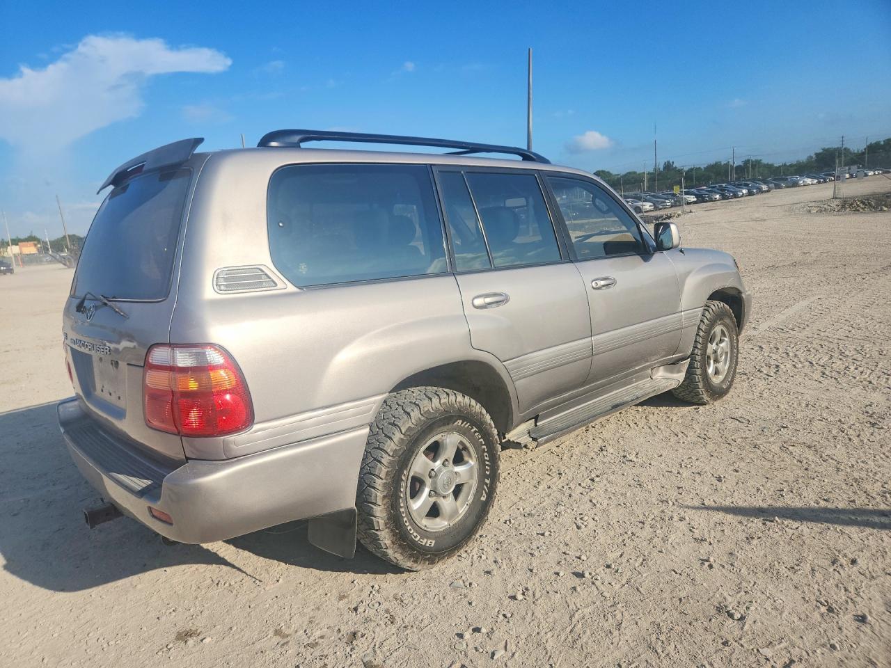 2001 Toyota Land Cruiser Base - Image 3