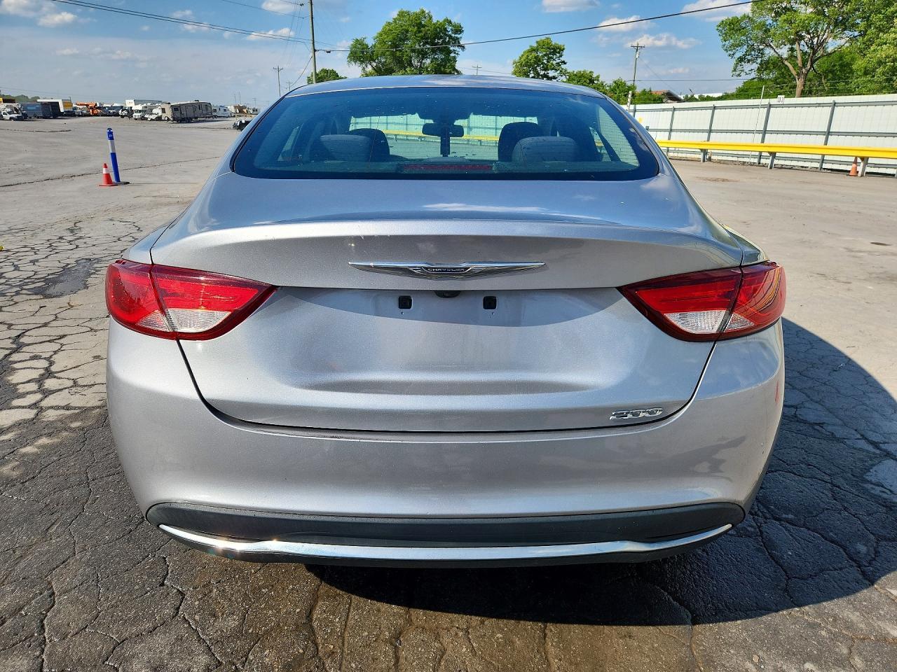 2016 Chrysler 200 Limited - Фото 6