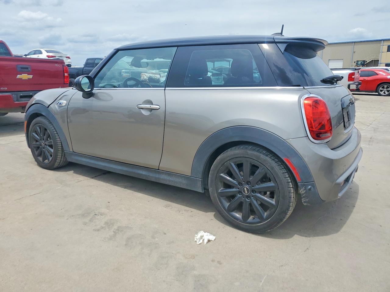 2019 Mini Cooper S - Image 2