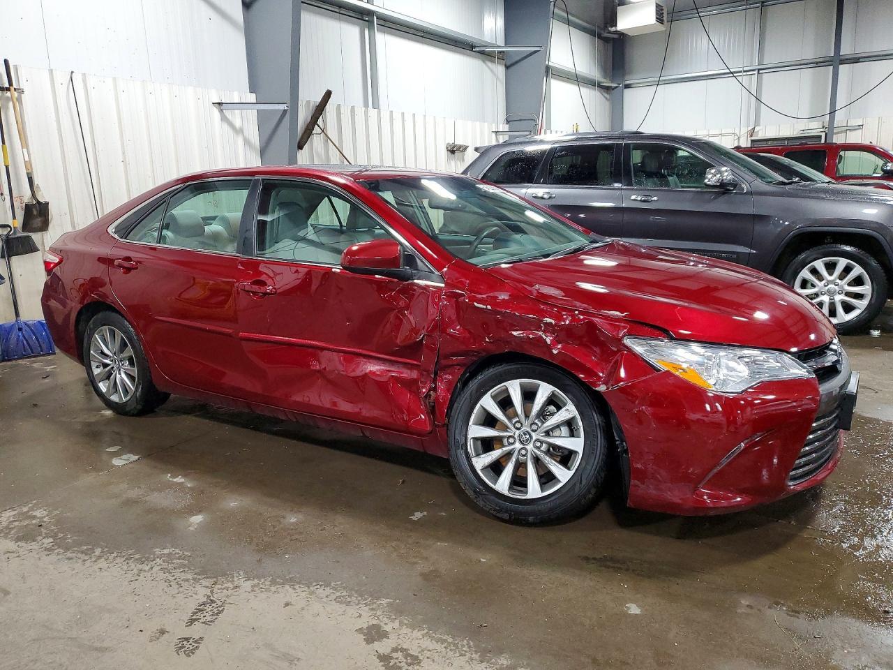 2017 Toyota Camry Xle - Image 4