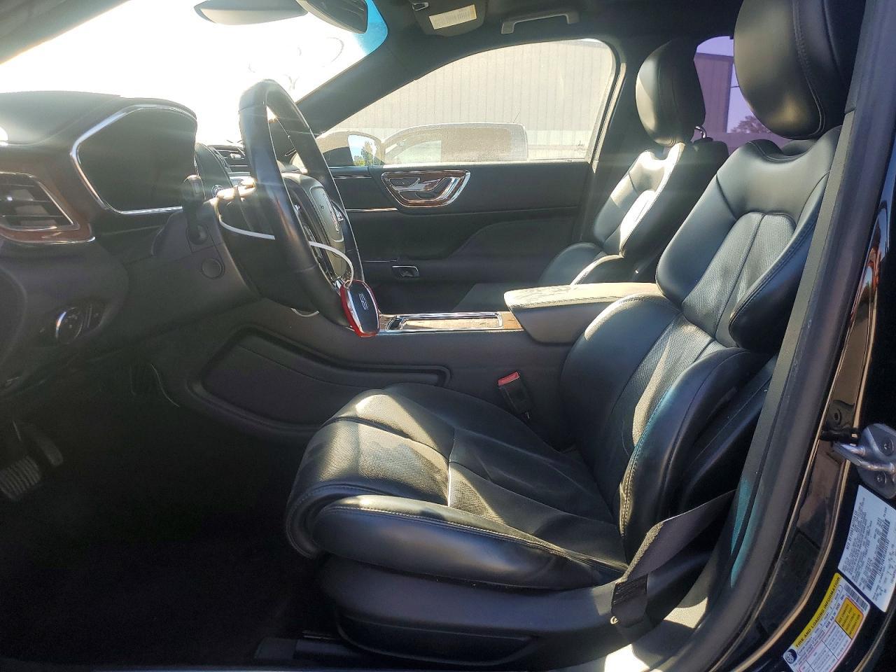 2017 Lincoln Continental - Image 7