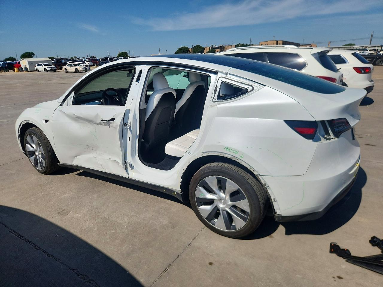2023 Tesla Model Y - Фото 2