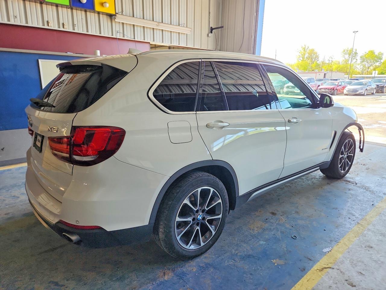 2017 BMW X5 xDrive35I - Фото 3
