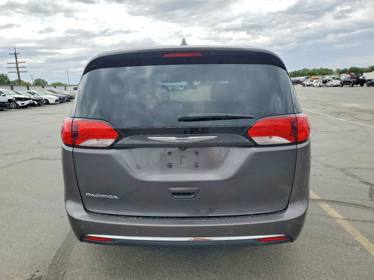 2017 Chrysler Pacifica - Фото 6