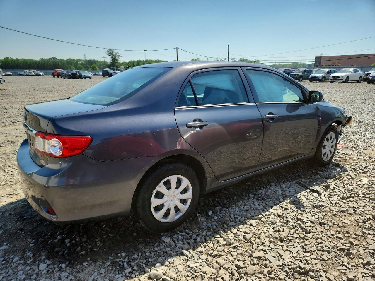 2013 Toyota Corolla L - Фото 3