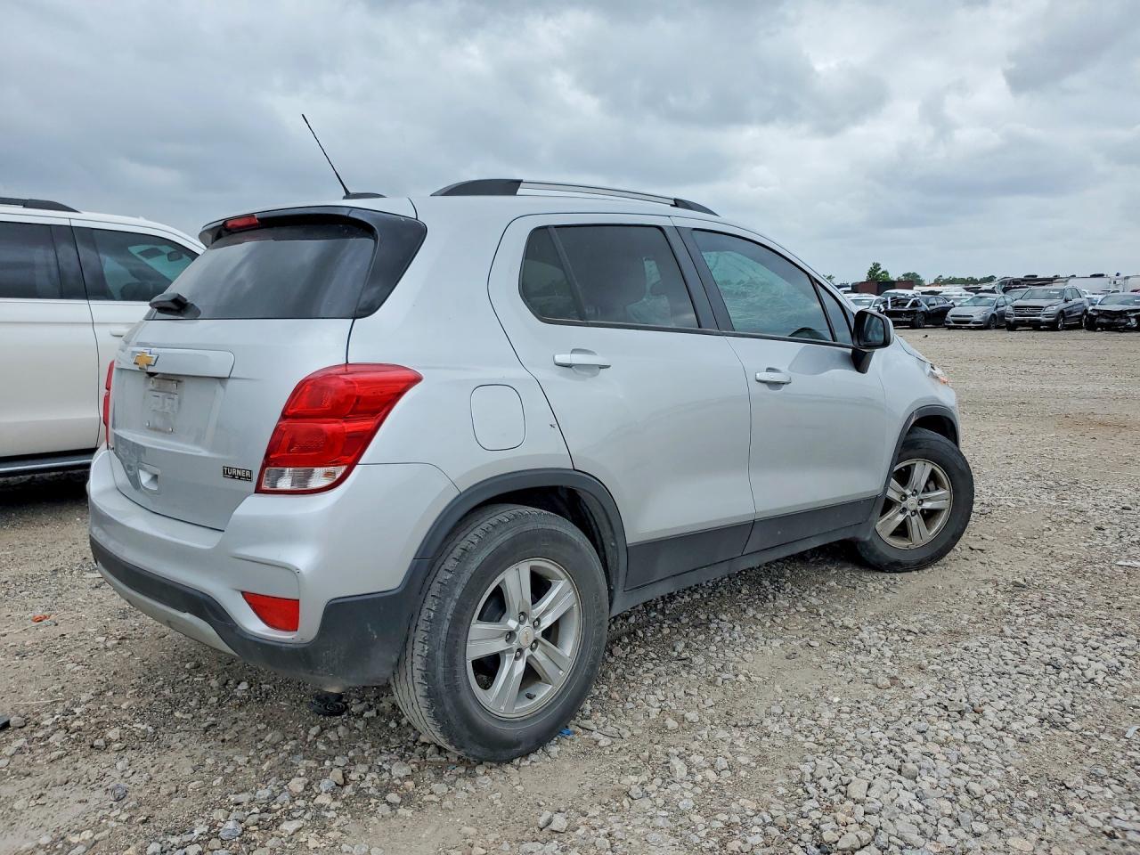 2022 Chevrolet Trax 1Lt - Image 3