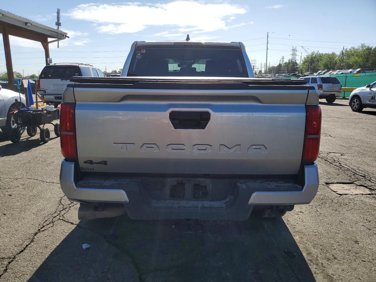 2025 Toyota Tacoma Trd Off-Road - Image 6