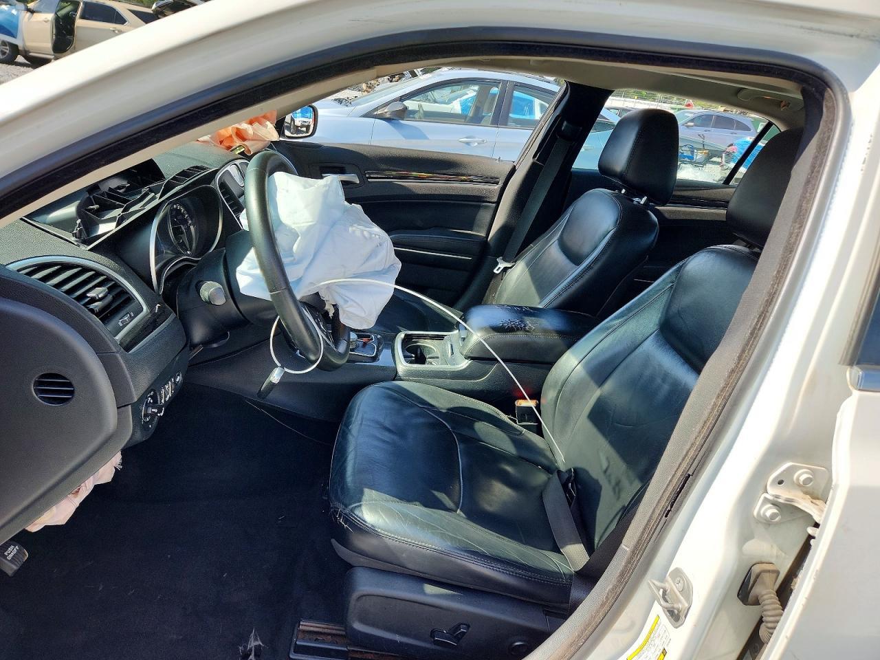 2015 Chrysler 300 Limited - Фото 7