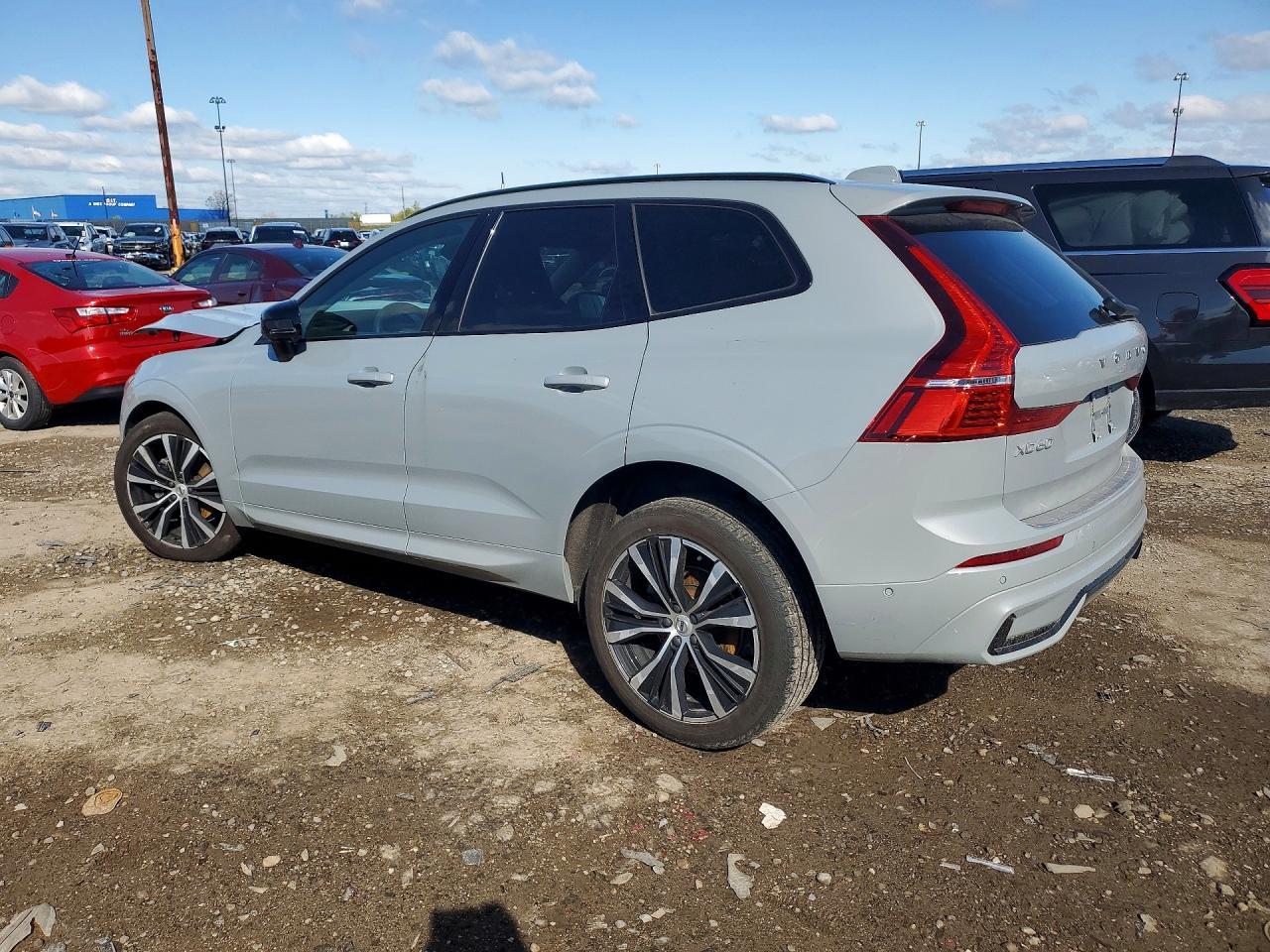 2024 Volvo Xc60 Plus - Image 2