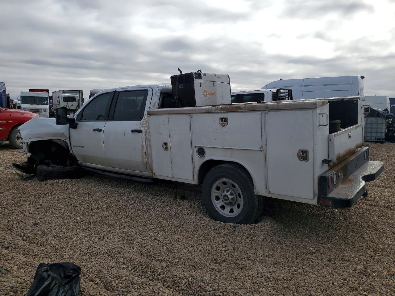 2021 Chevrolet Silverado C3500 - Фото 2