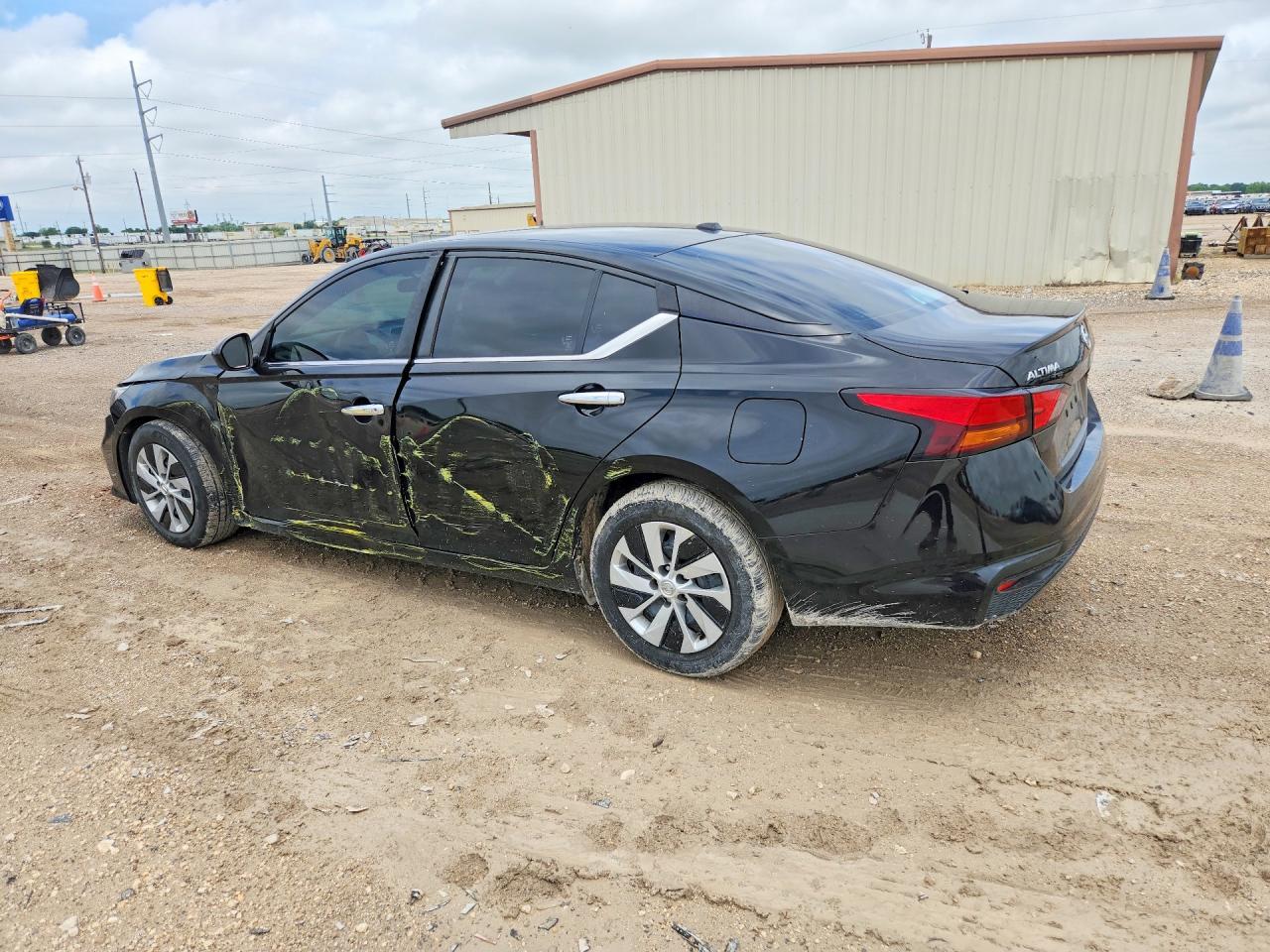 2020 Nissan Altima S - Image 2