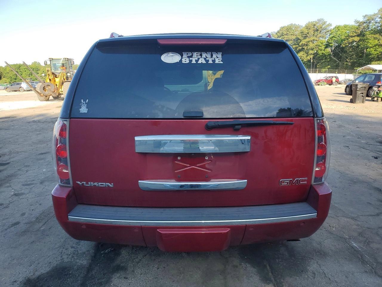 2013 GMC Yukon Denali - Image 6