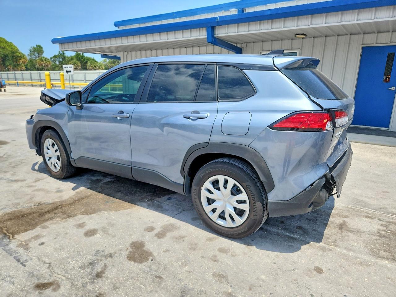 2023 Toyota Corolla Cross L - Image 2