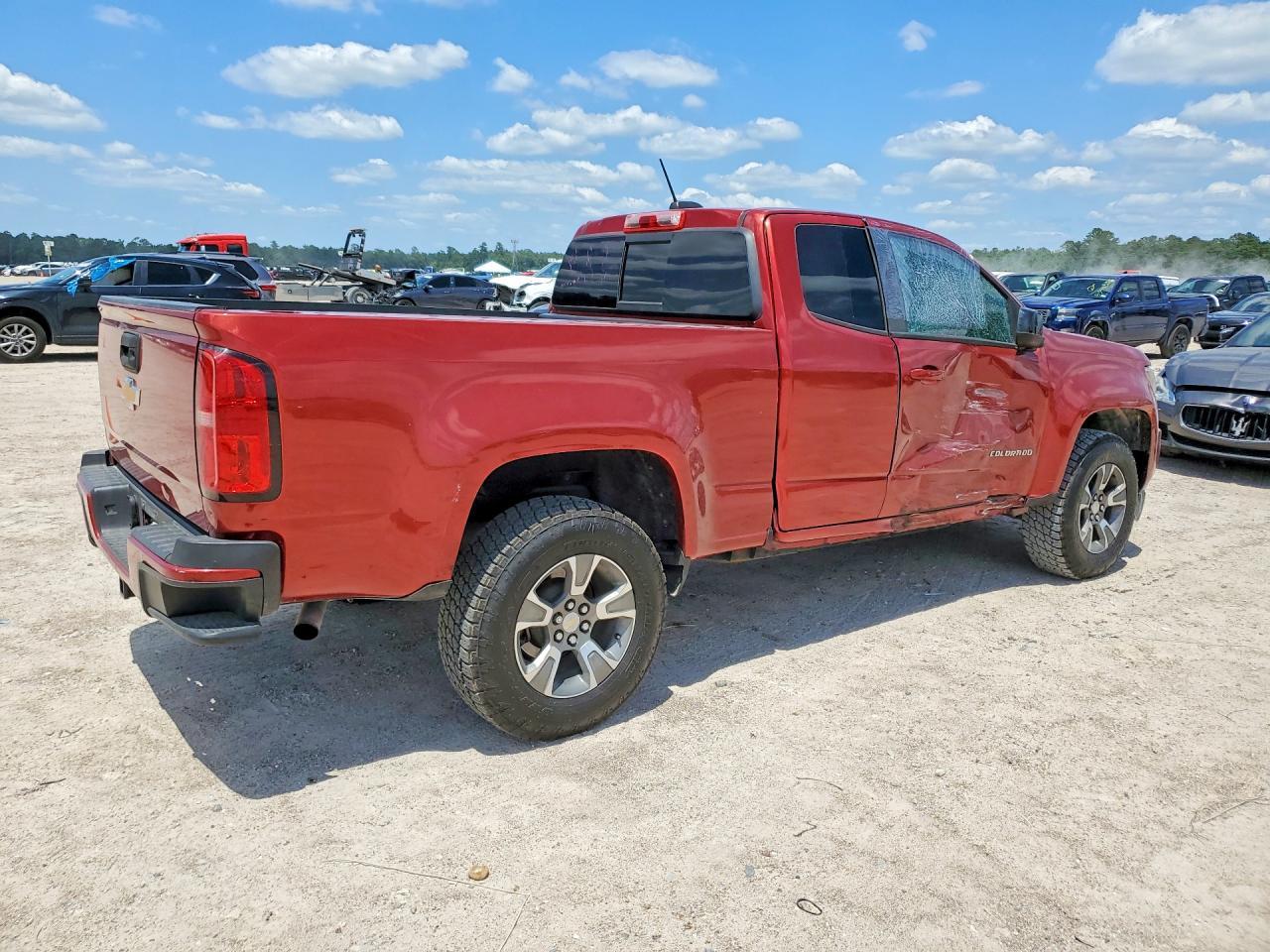 2016 Chevrolet Colorado Z71 - Image 3