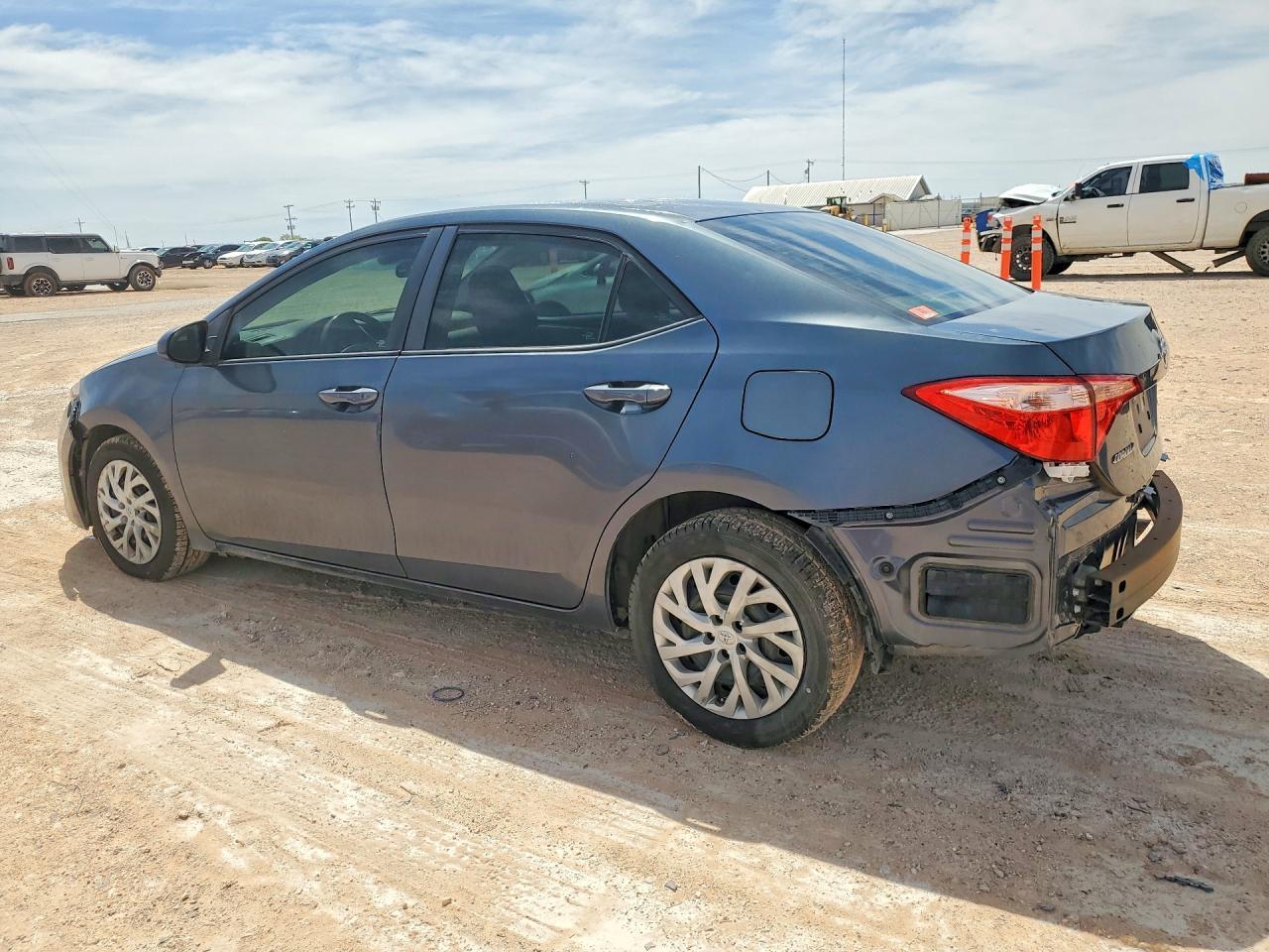 2017 Toyota Corolla Le - Image 2