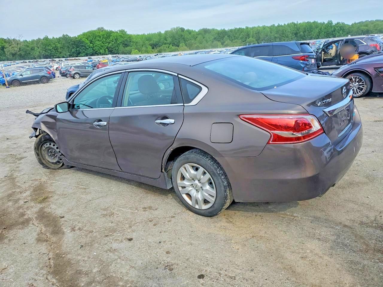 2013 Nissan Altima 2.5 - Image 2