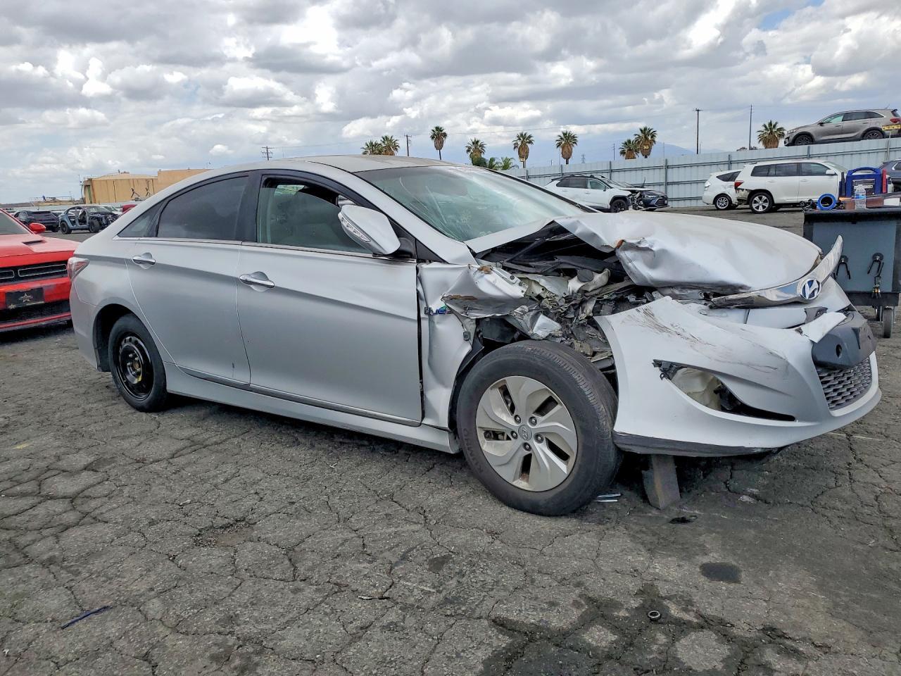 2014 Hyundai Sonata Hybrid Base - Image 4