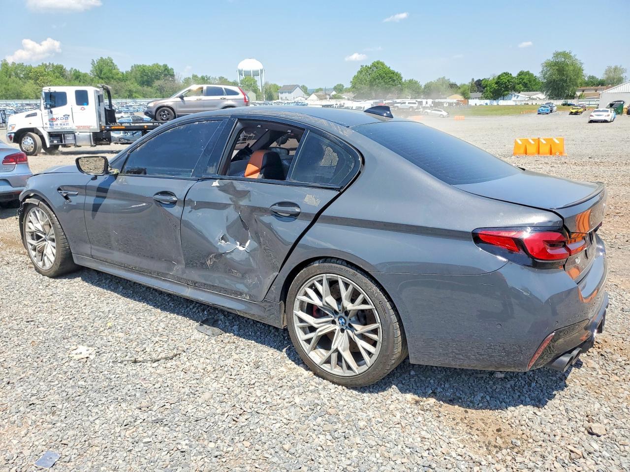 2022 BMW M5 - Фото 2