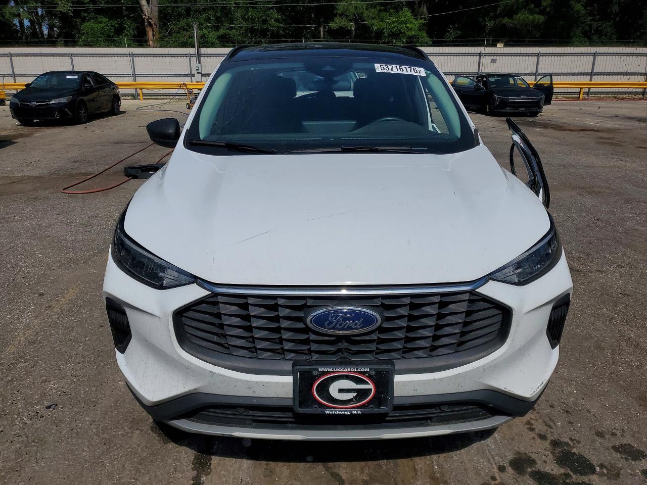 2023 Ford Escape Active - Image 5