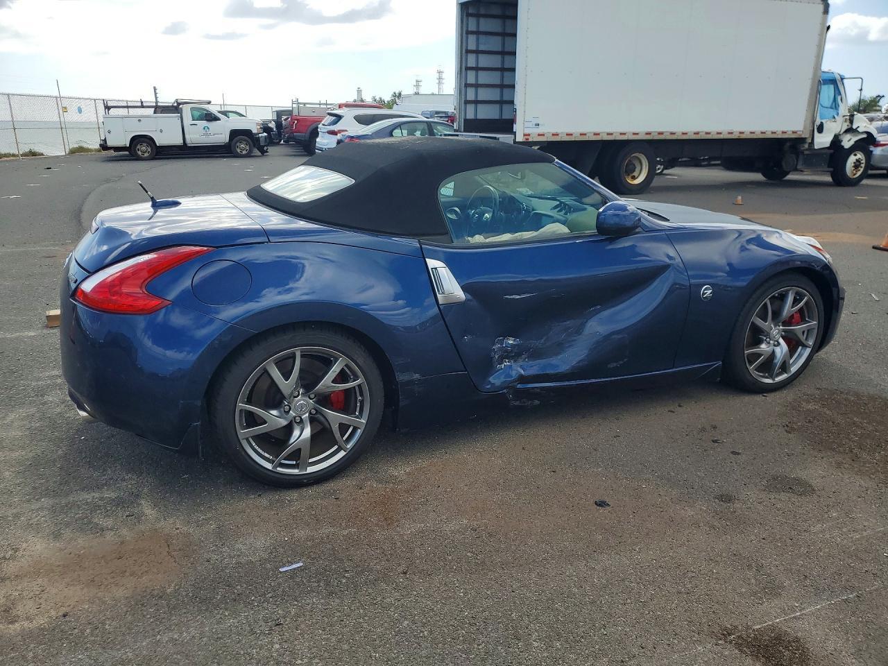 2015 Nissan 370Z Roadster Touring Sport - Image 3