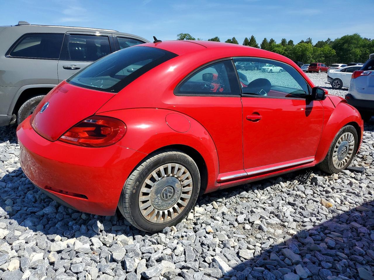2013 Volkswagen Beetle - Фото 3