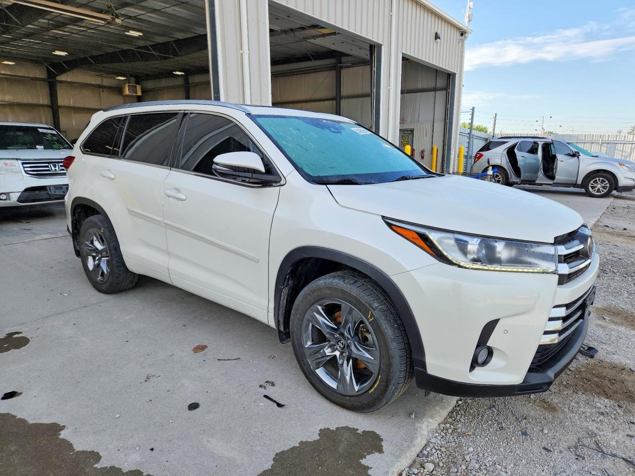 2018 Toyota Highlander Limited Platinum - Фото 4