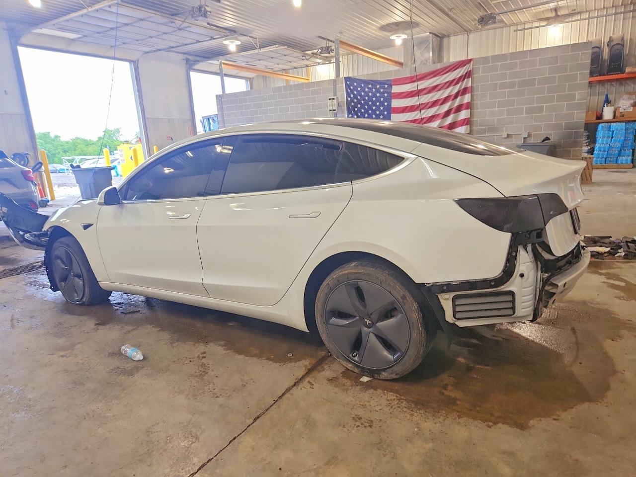 2020 Tesla Model 3 - Image 2