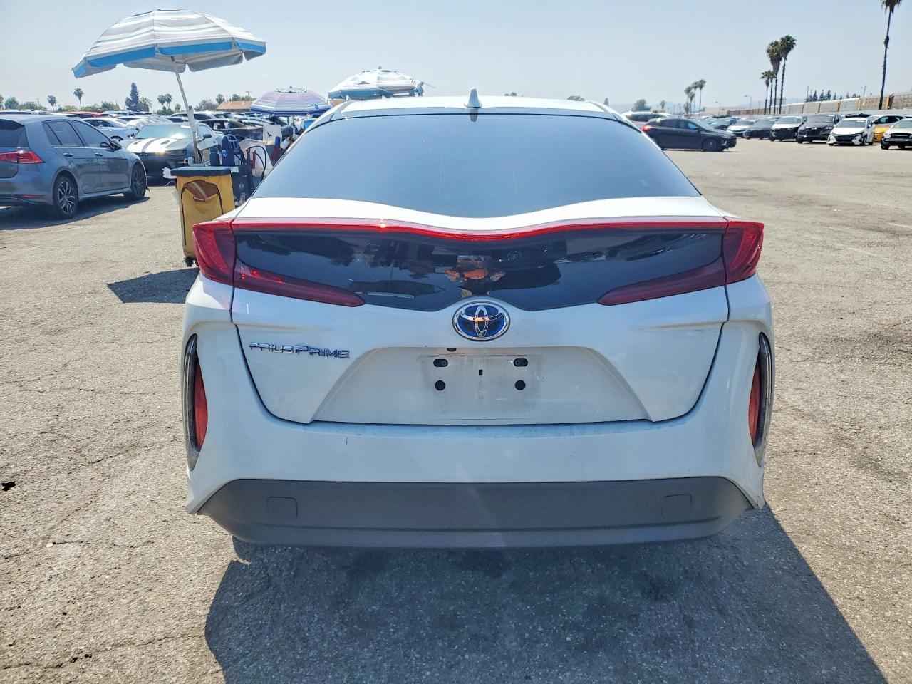 2021 Toyota Prius Prime Le - Фото 6