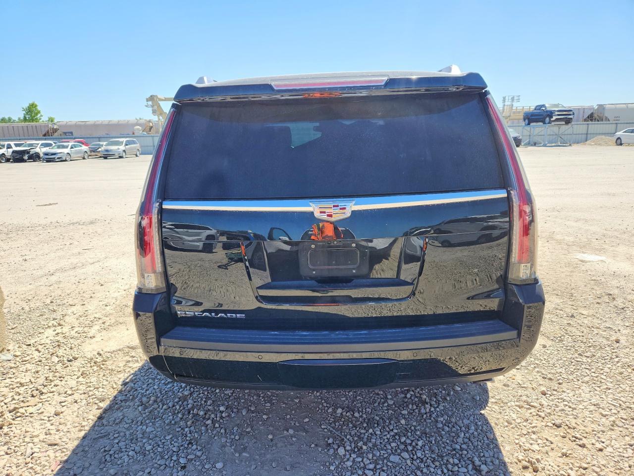 2018 Cadillac Escalade Platinum - Image 6