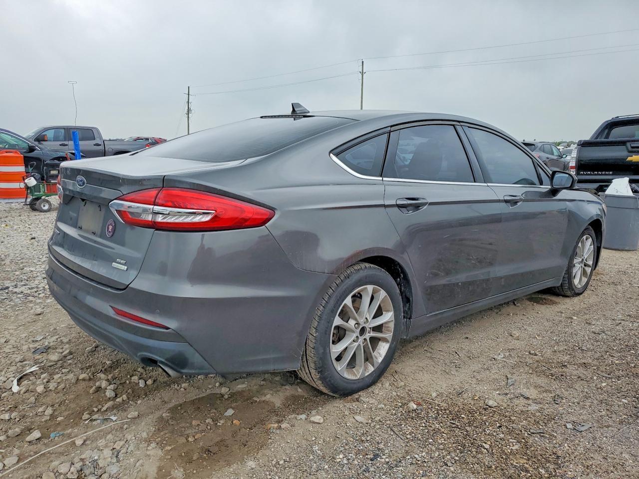 2020 Ford Fusion Se - Фото 3