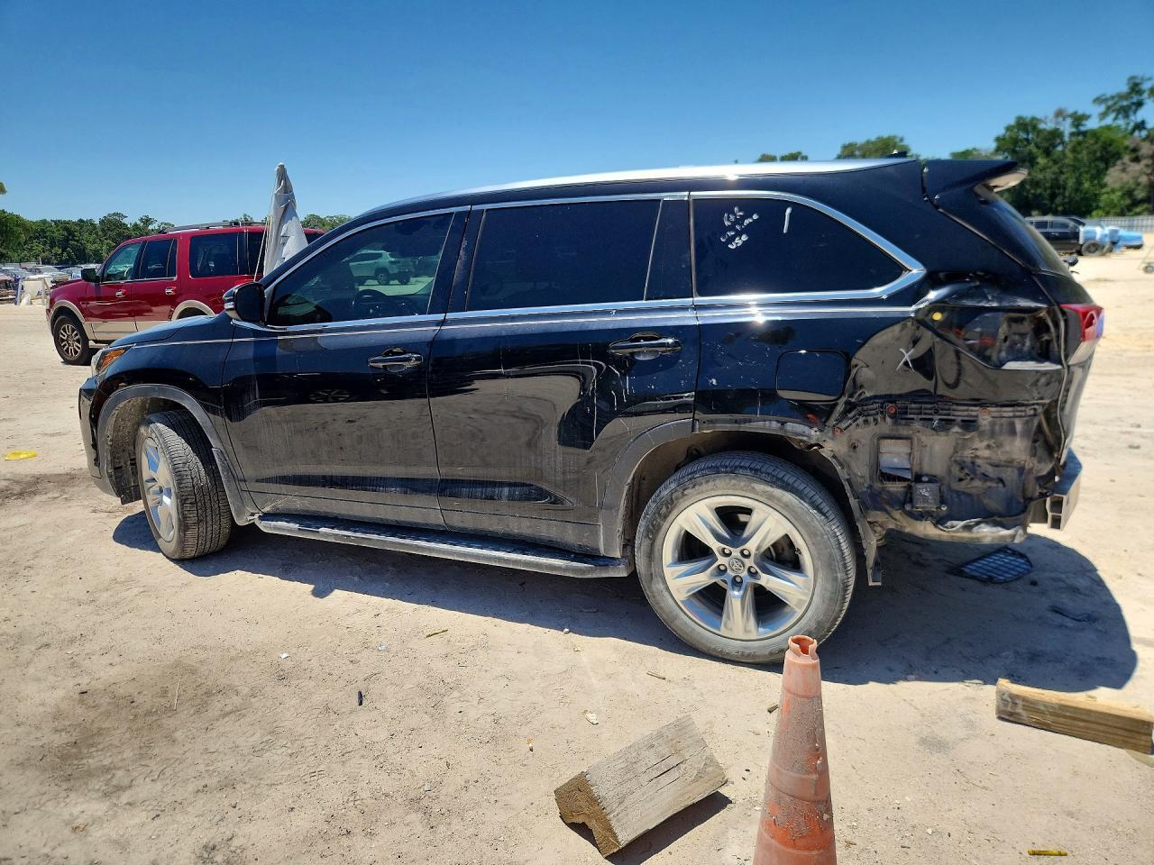 2019 Toyota Highlander Limited - Image 2
