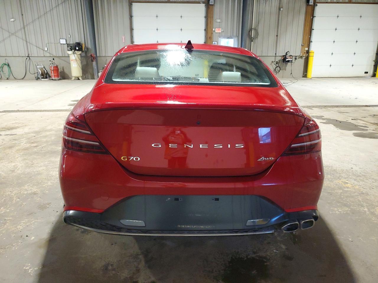 2023 Genesis G70 2.0T - Image 6
