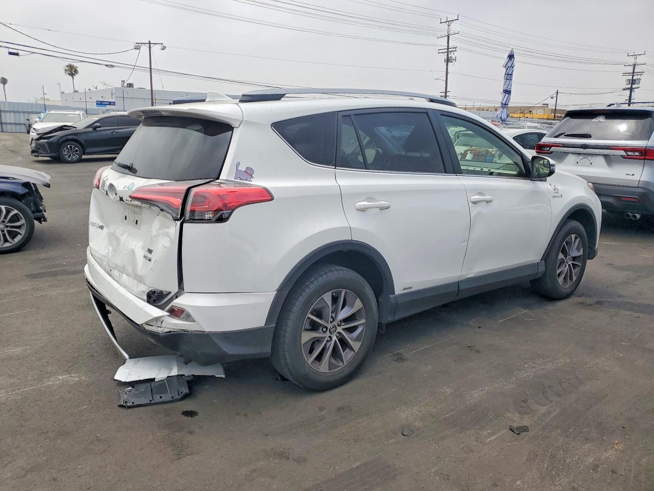2018 Toyota Rav4 Hybrid Xle - Image 3