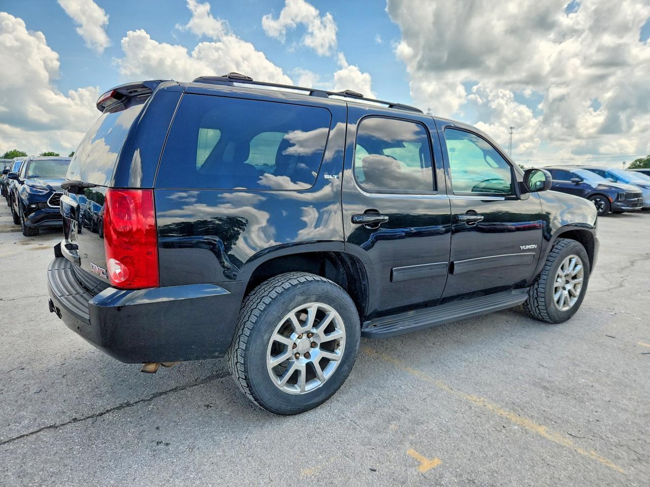 2011 GMC Yukon Slt - Image 3
