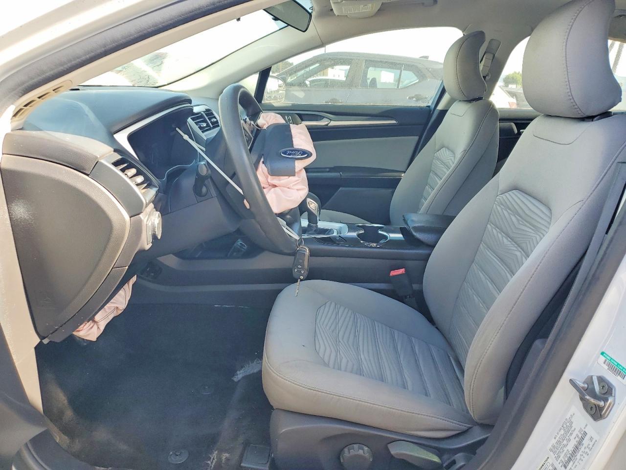 2016 Ford Fusion S - Фото 7