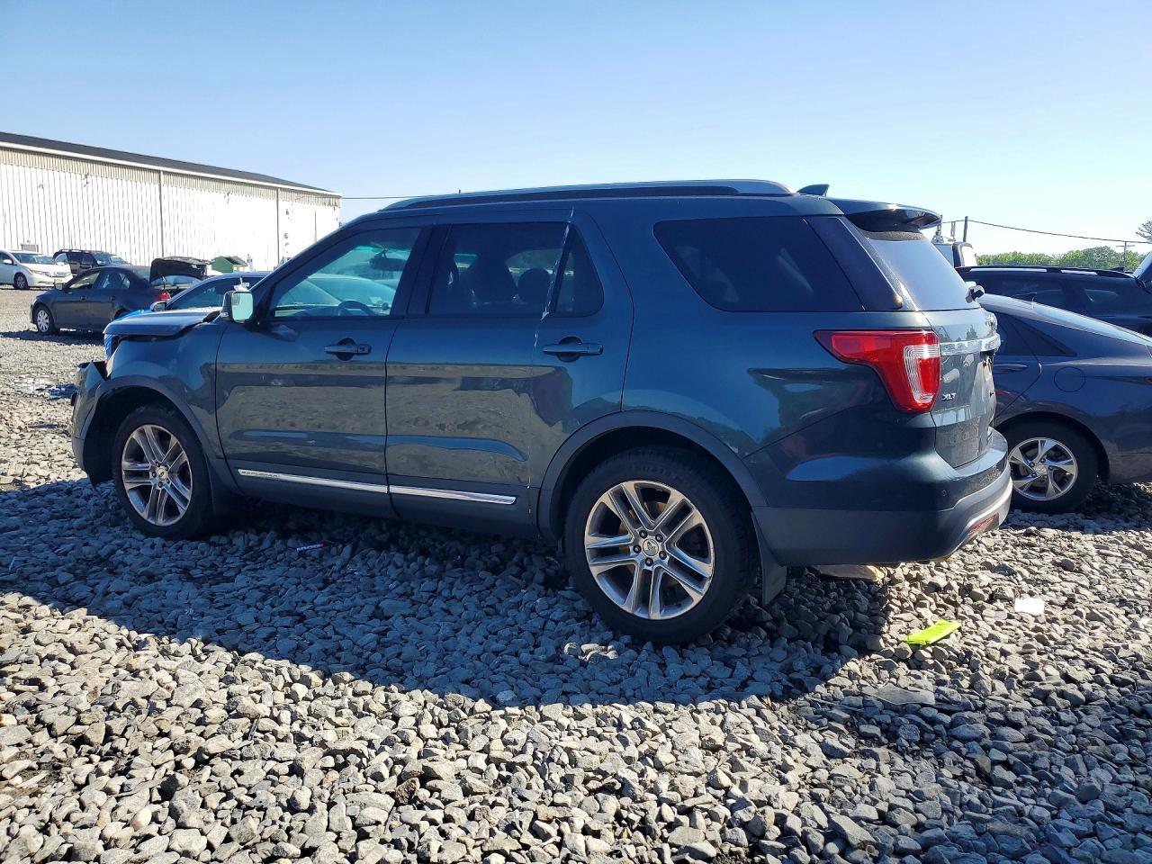 2016 Ford Explorer Xlt - Фото 2