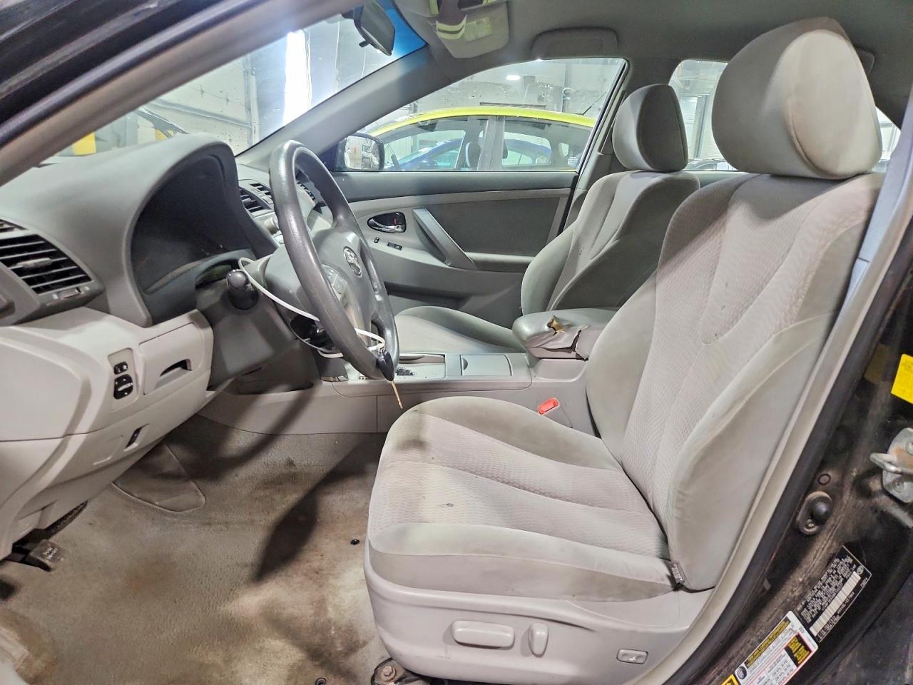 2011 Toyota Camry Le - Фото 7