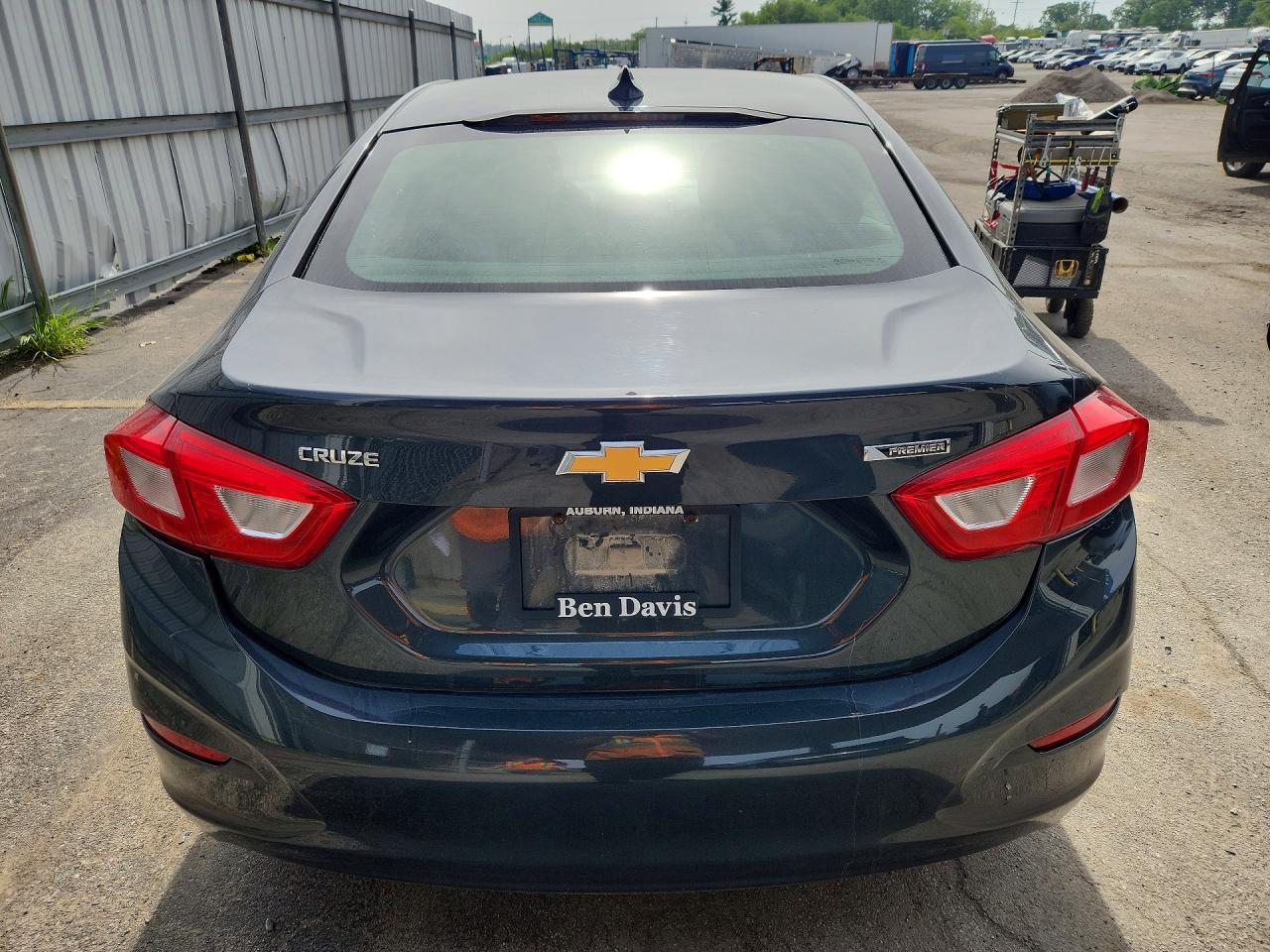 2017 Chevrolet Cruze Premier - Image 6