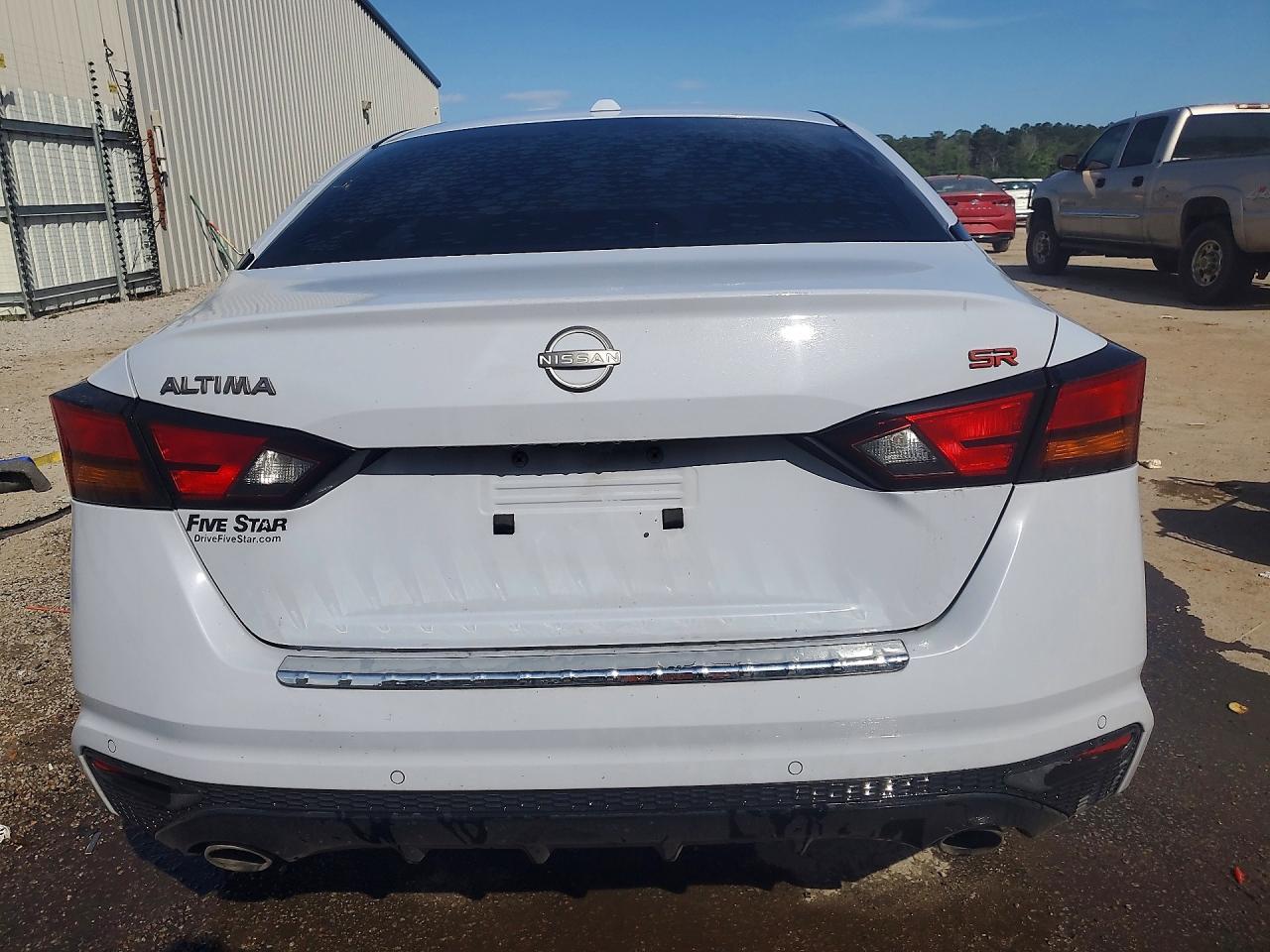 2023 Nissan Altima Sr - Image 6