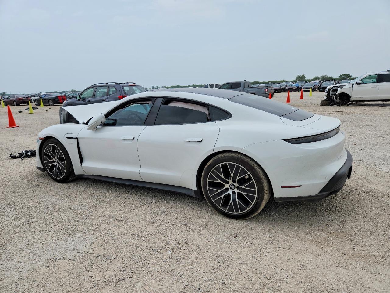 2023 Porsche Taycan - Фото 2