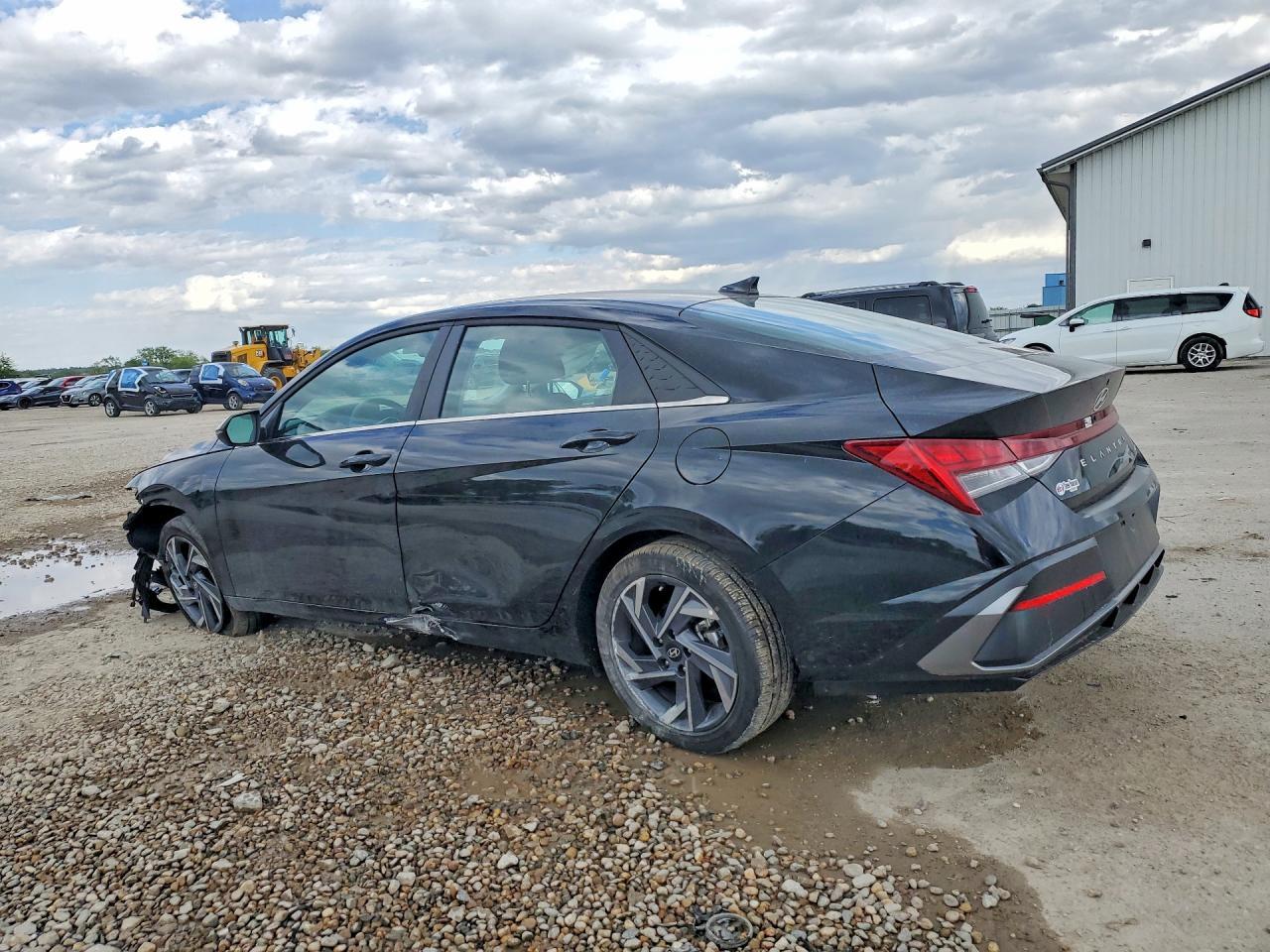 2025 Hyundai Elantra Limited - Image 2