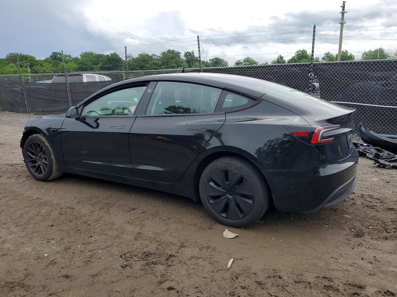 2024 Tesla Model 3 - Фото 2