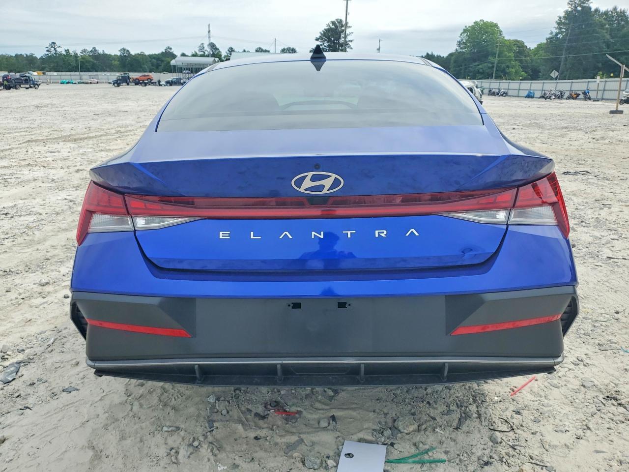 2025 Hyundai Elantra Sel - Фото 6