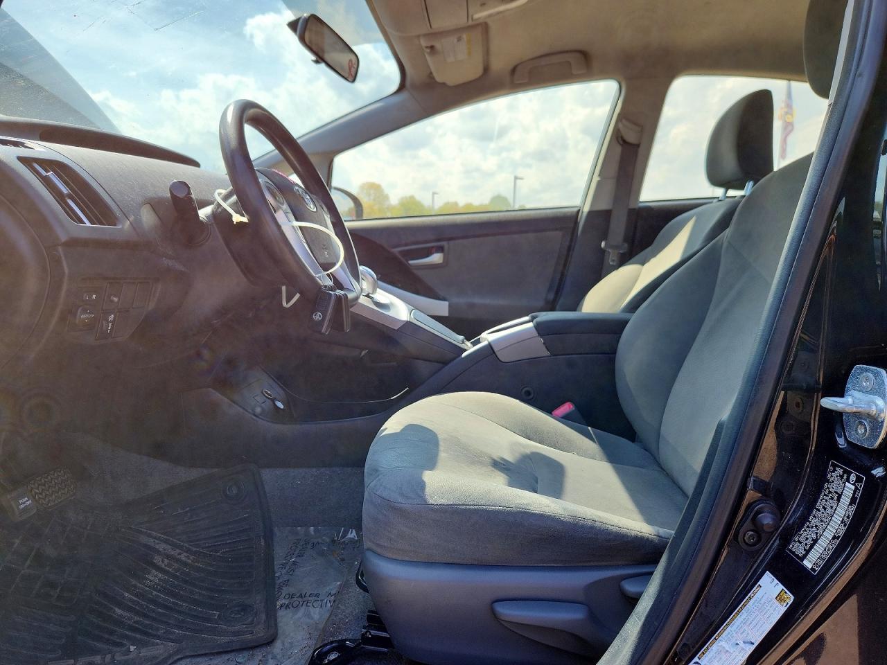 2012 Toyota Prius Two - Фото 7