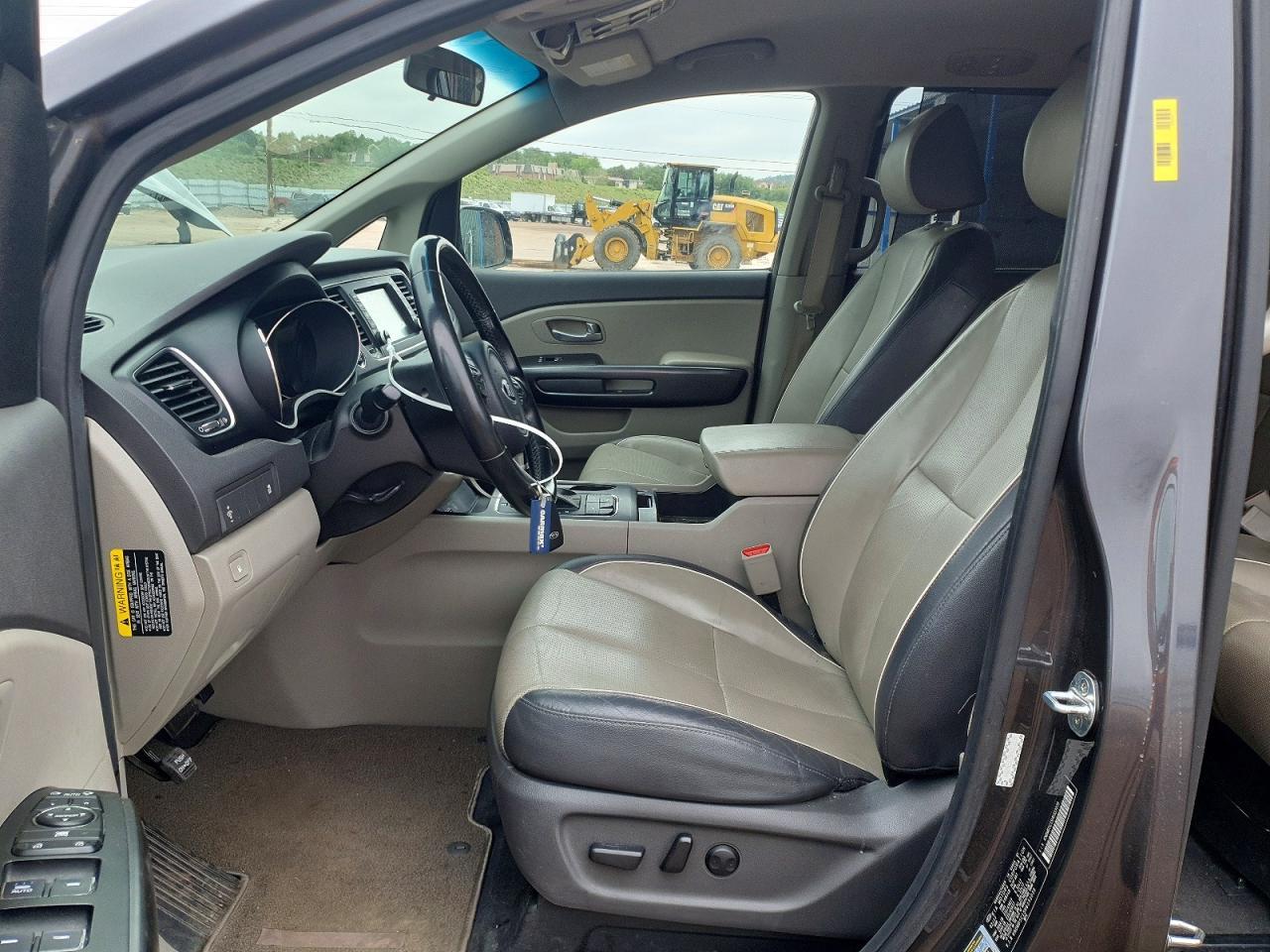 2017 Kia Sedona Lx - Image 7