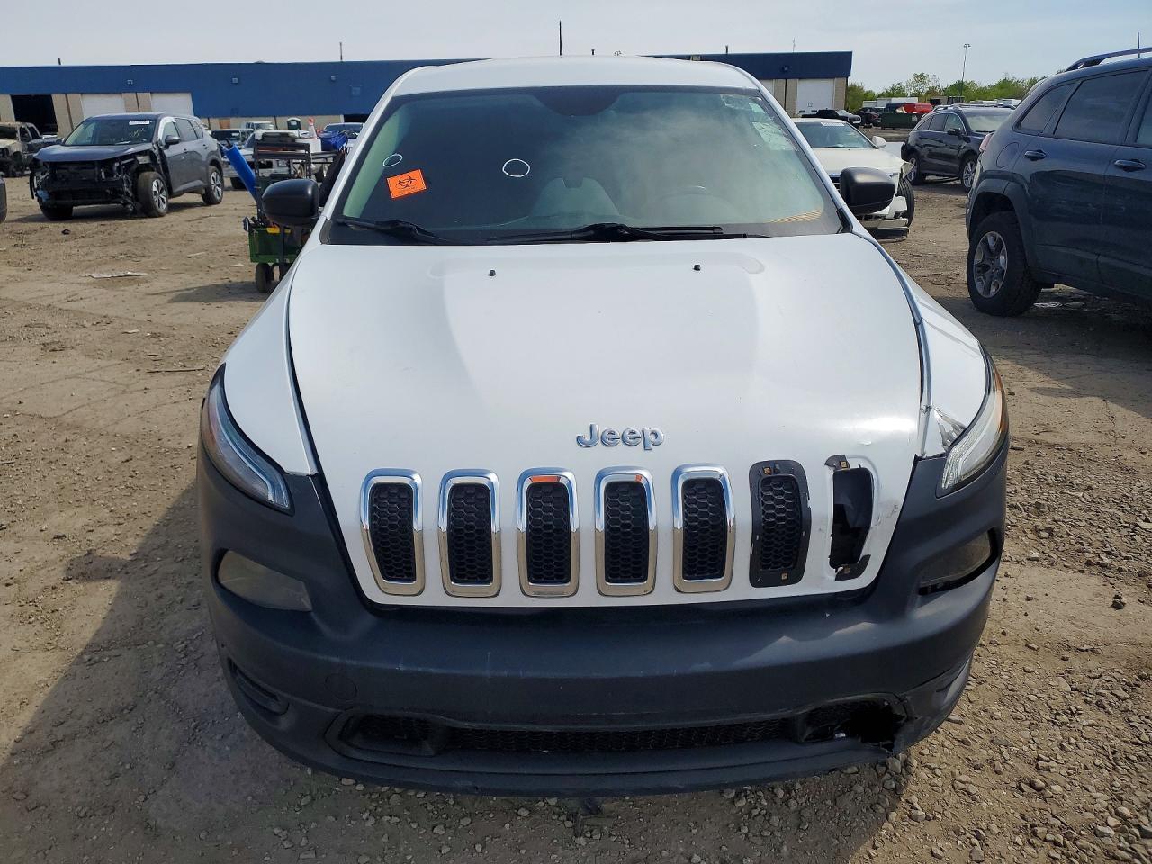 2015 Jeep Cherokee Sport - Image 5