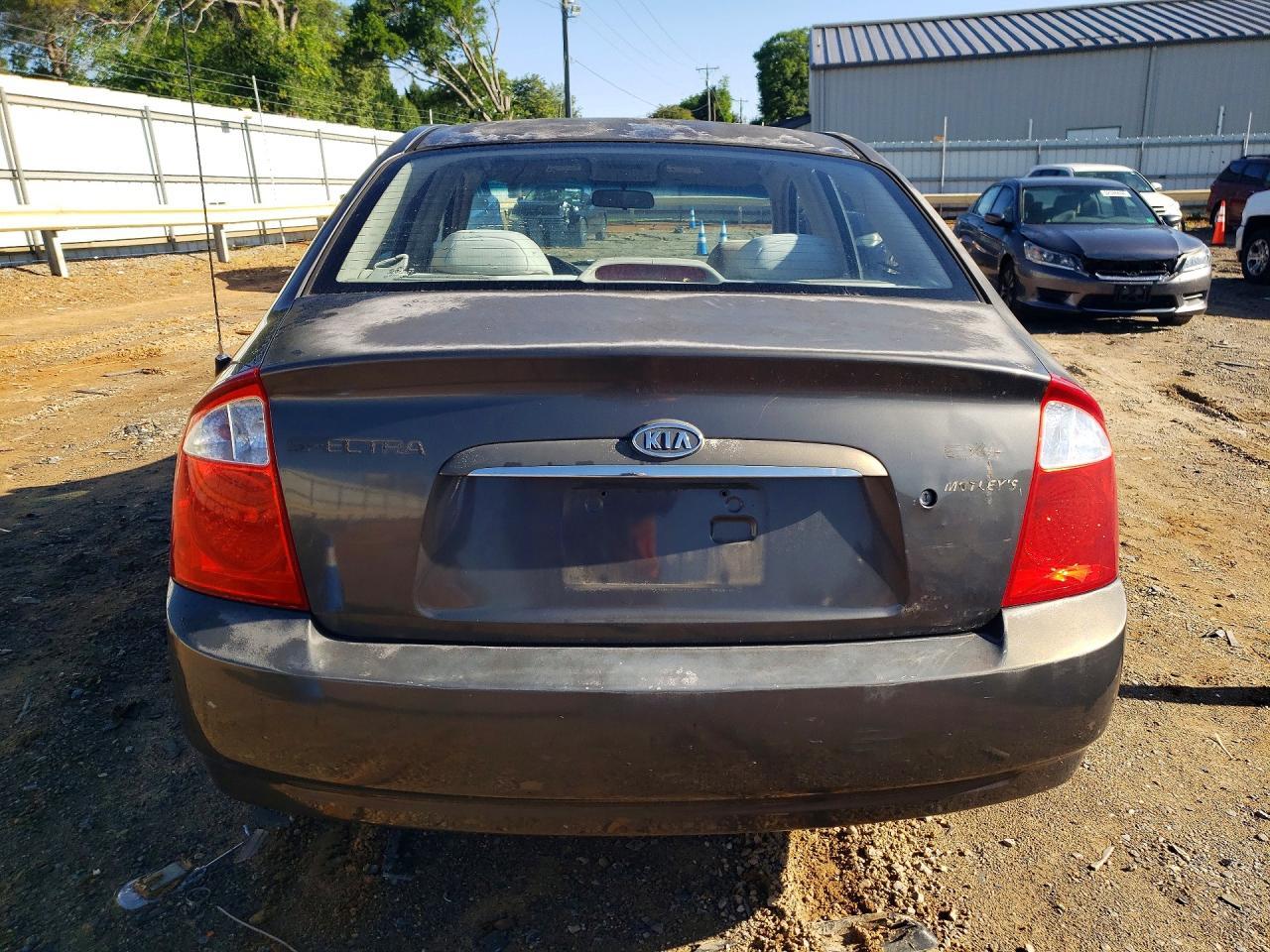 2004 Kia Spectra Lx - Фото 6