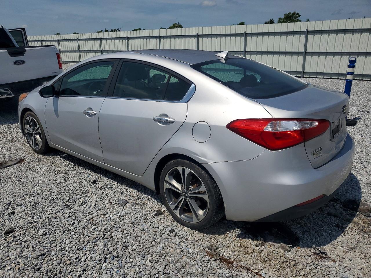 2016 Kia Forte Ex - Image 2